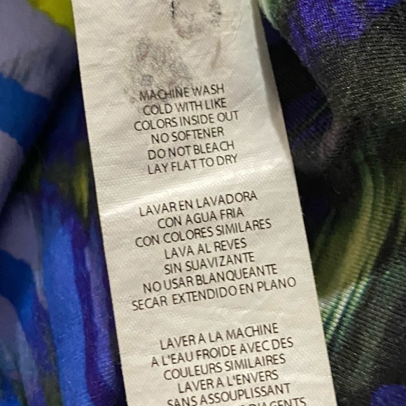 😍2/$20 Fabletics Sz S Define PowerHold® Mid-Rise Capri Electric Zebra Print - Picture 7 of 7